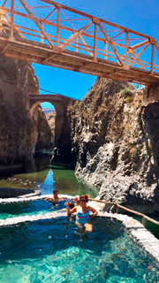 Chacapi hot springs in Yanque